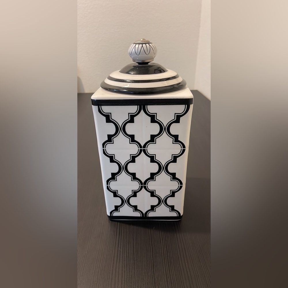 Cookie jar